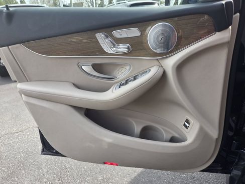 Used 2018 Mercedes-Benz GLC 300 4MATIC image 29