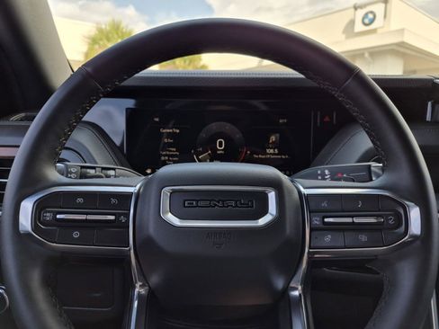 Used 2025 GMC Yukon Denali image 14