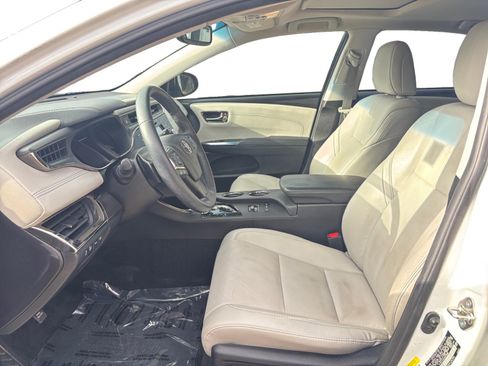 Used 2018 Toyota Avalon Limited image 9
