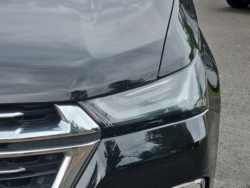 Certified 2023 Chevrolet Traverse LT w/ Rear Camera Mirror Package image 9