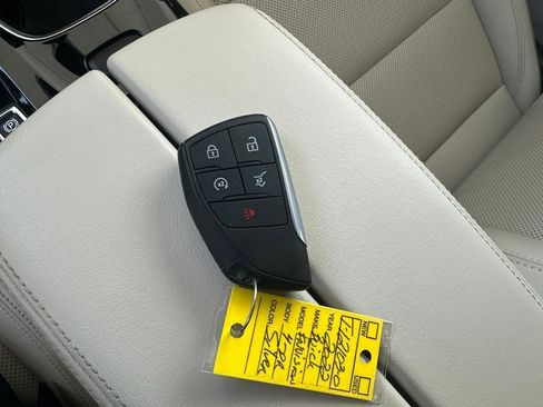 Used 2022 Buick Envision Essence w/ Safety Package AWD/4WD image 37