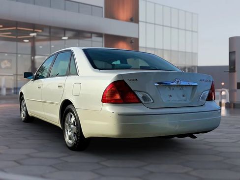 Used 2000 Toyota Avalon XLS image 5