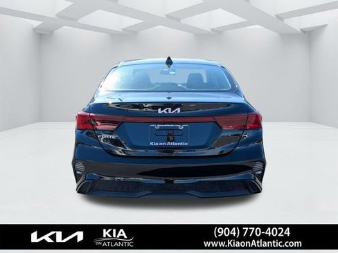 Used 2023 Kia Forte LXS image 3