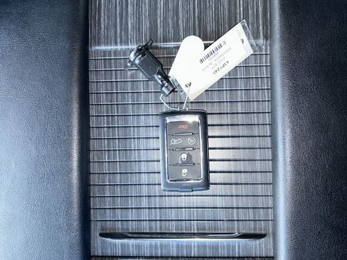 Used 2023 Jeep Wagoneer L Series II image 37