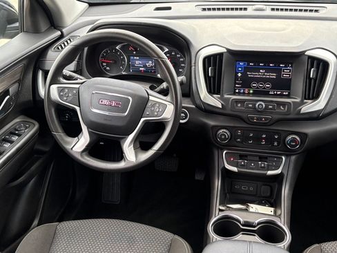 Used 2024 GMC Terrain SLE image 13