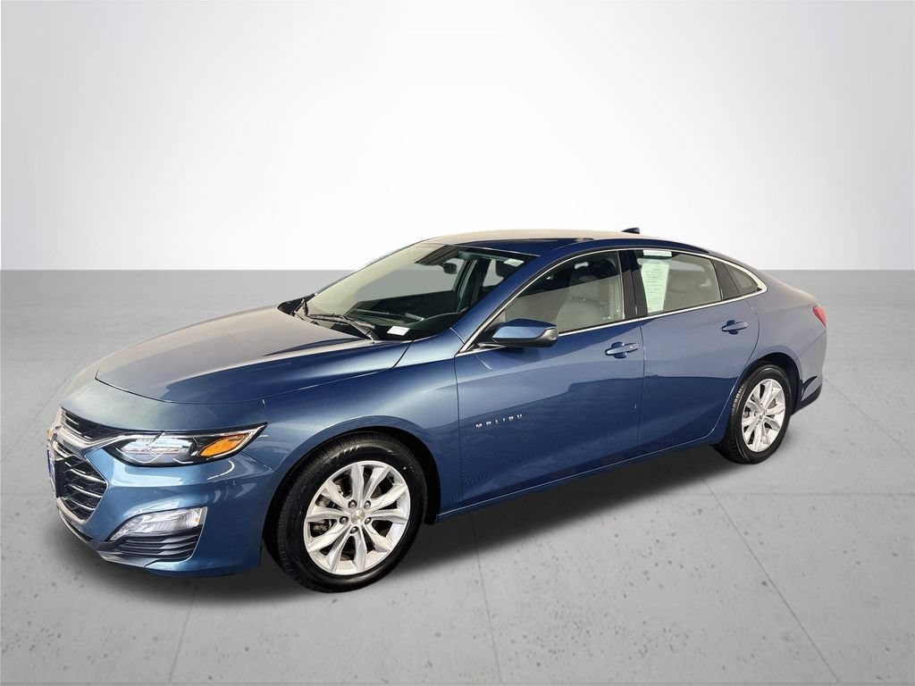 Used 2025 Chevrolet Malibu LT FWD image 2