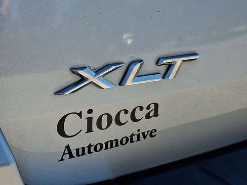 Used 2023 Ford Explorer XLT AWD/4WD image 32