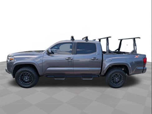 Used 2018 Toyota Tacoma SR5 RWD image 7
