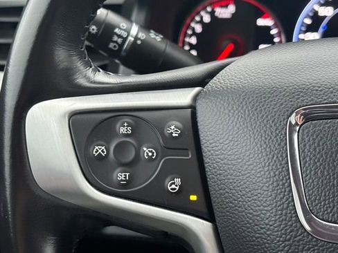 Used 2022 GMC Acadia SLT w/ Technology Package image 21