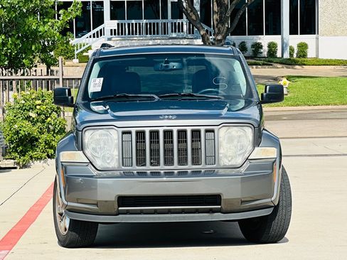 Used 2012 Jeep Liberty Sport RWD image 2