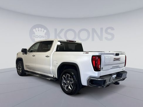 Used 2023 GMC Sierra 1500 SLT w/ SLT Premium Package AWD/4WD image 4