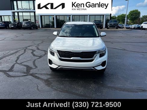 Used 2022 Kia Seltos LX AWD/4WD image 2