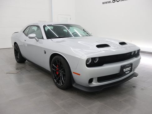 Used 2023 Dodge Challenger SRT Hellcat RWD image 2