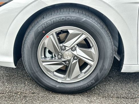 New 2026 Hyundai Elantra SE image 12