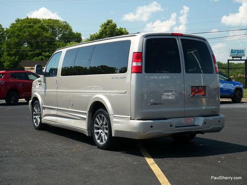 Used 2019 Chevrolet Express 2500 image 10