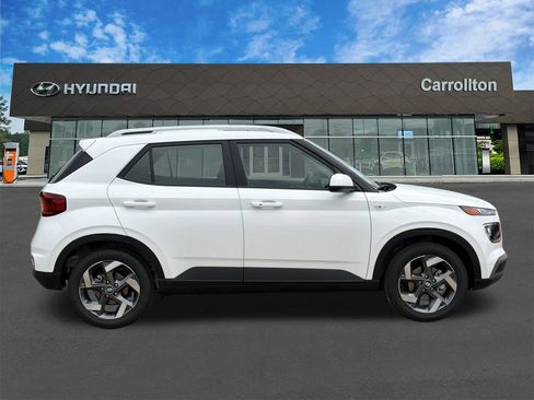 New 2026 Hyundai Venue SEL FWD image 5