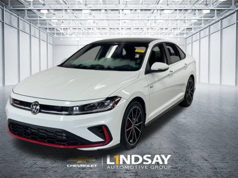 Used 2025 Volkswagen Jetta GLI Autobahn FWD image 5