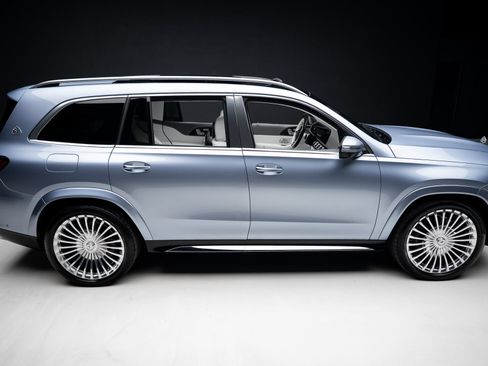 Used 2025 Mercedes-Benz Maybach GLS 600 4MATIC image 36