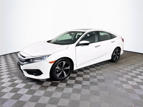 Used 2018 Honda Civic Touring image 1