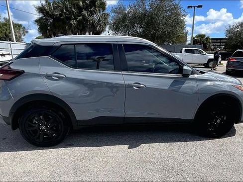 Used 2022 Nissan Kicks SV FWD image 4