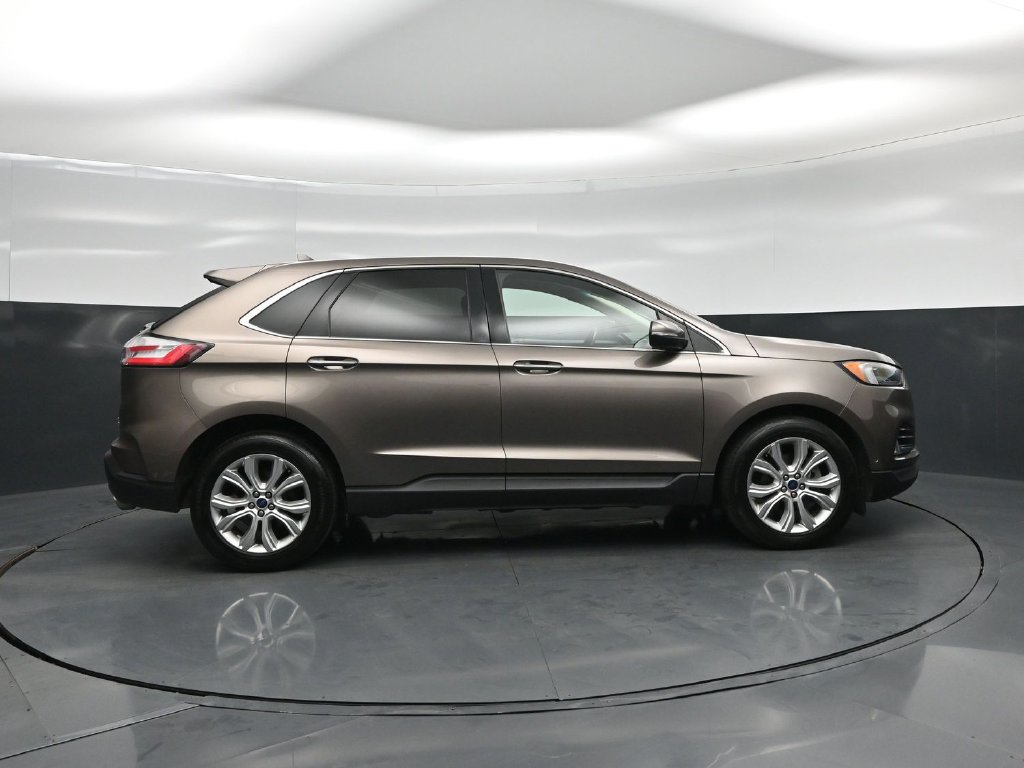Used 2019 Ford Edge Titanium w/ Equipment Group 301A FWD image 26