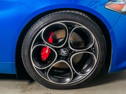 Used 2022 Alfa Romeo Giulia Veloce image 24