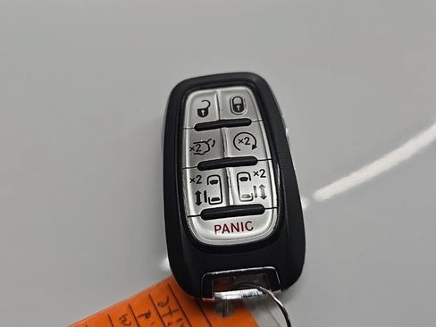 Used 2024 Chrysler Pacifica Limited FWD image 54