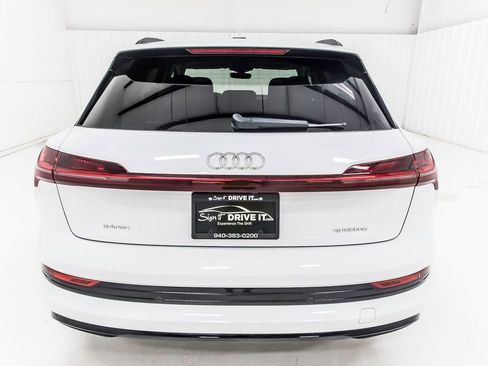Used 2021 Audi e-tron Premium w/ Convenience Plus Package image 7