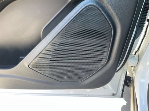 Used 2021 Ford Explorer XLT RWD image 23