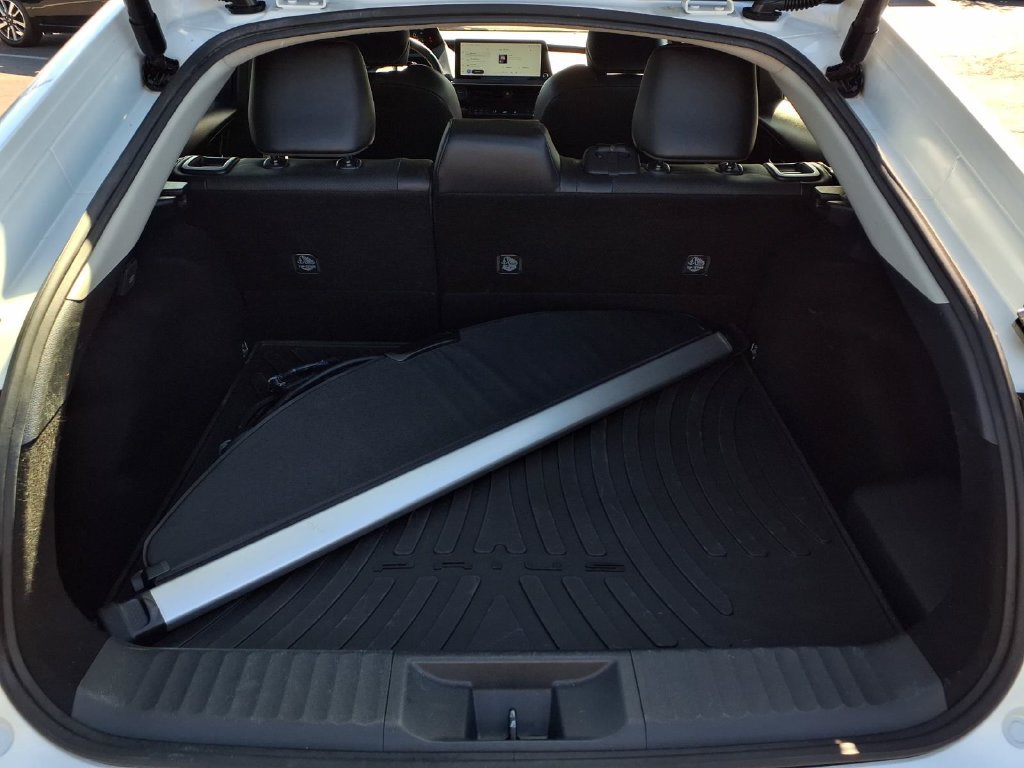 Certified 2023 Toyota Prius Prime Premium FWD image 8