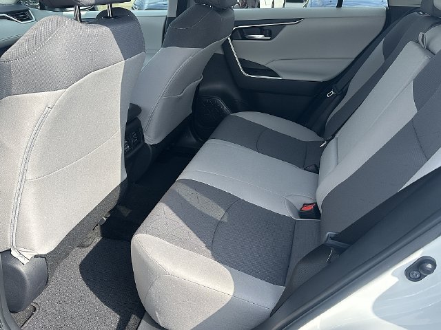 Certified 2024 Toyota RAV4 XLE w/ Convenience Package FWD image 18