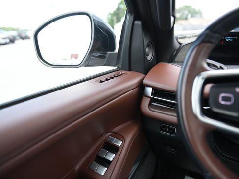 Used 2025 Lincoln Navigator Reserve AWD/4WD image 23