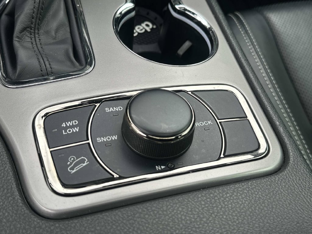 Used 2021 Jeep Grand Cherokee Limited w/ Quick Order Package 28K 80th AWD/4WD image 24