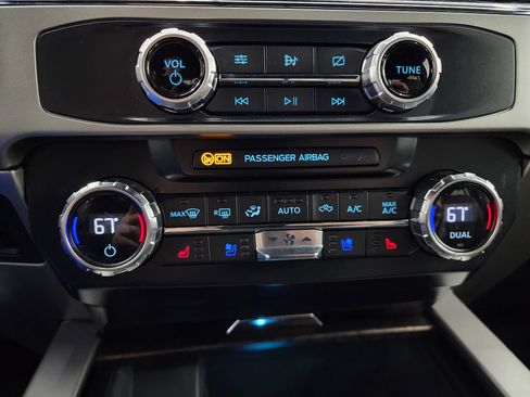 Used 2022 Ford F250 Lariat w/ Chrome Package image 45