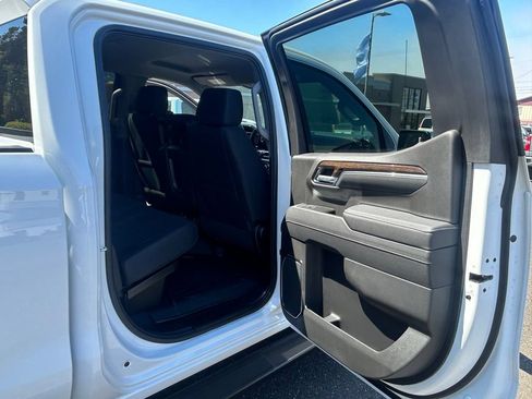 New 2026 GMC Sierra 1500 SLE w/ X31 Off-Road Package AWD/4WD image 32