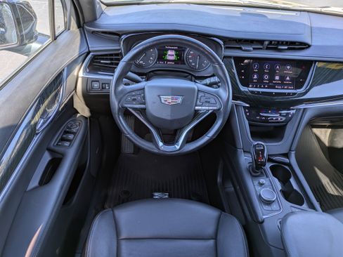 Used 2021 Cadillac XT6 Premium Luxury image 14