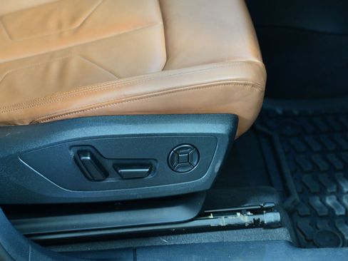 Certified 2023 Audi Q3 2.0T Premium w/ Convenience Package image 12