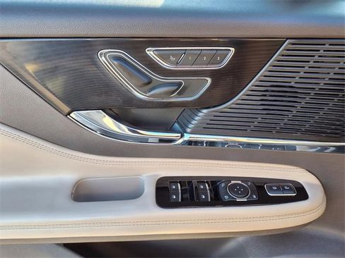 Certified 2022 Lincoln Corsair AWD w/ Equipment Group 101A image 7