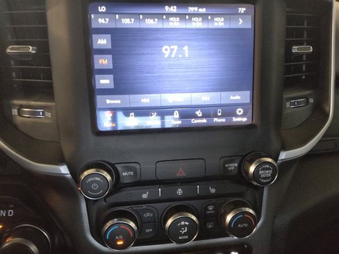 Used 2020 RAM 1500 Big Horn AWD/4WD image 25
