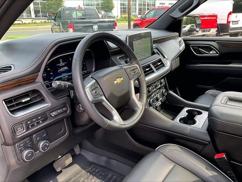 Used 2023 Chevrolet Tahoe Premier w/ Premium Package 2 AWD/4WD image 8