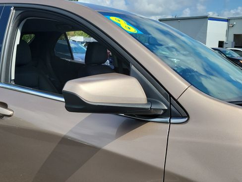 Used 2018 Chevrolet Equinox LT FWD image 9