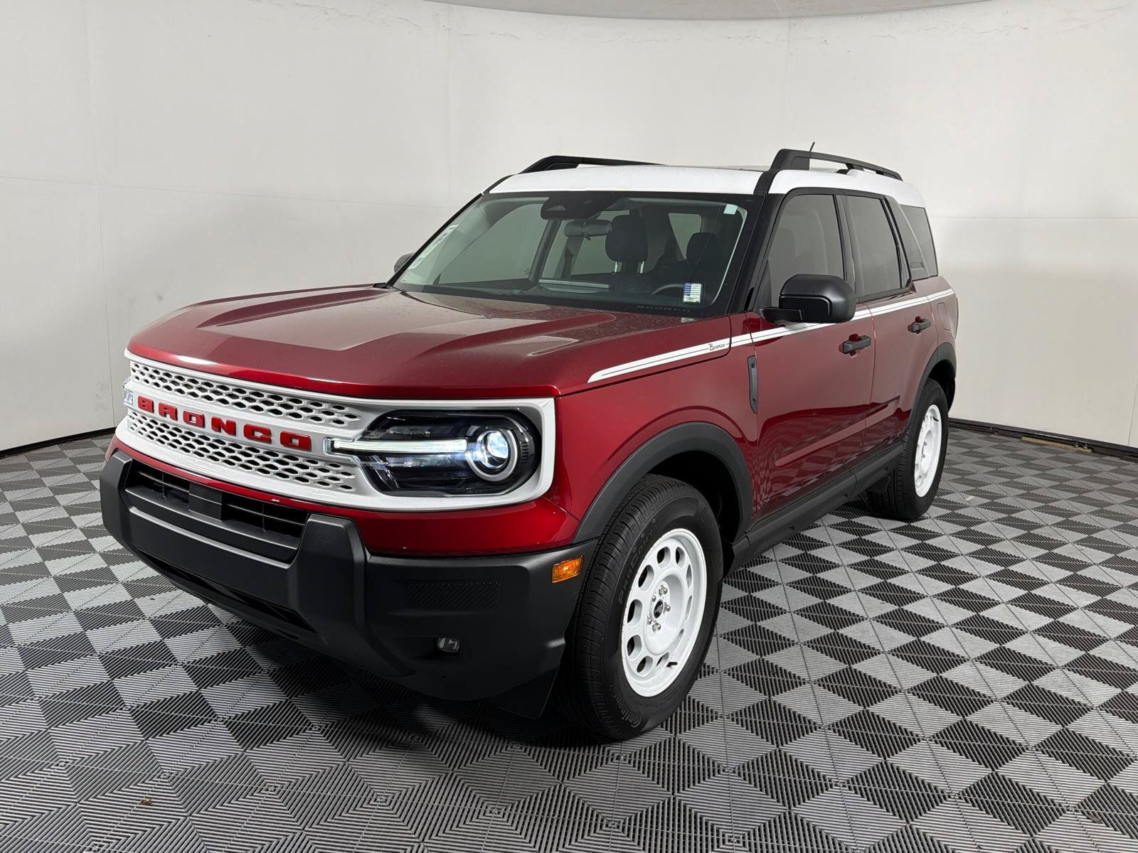 Used 2025 Ford Bronco Sport Heritage w/ Convenience Package AWD/4WD image 3