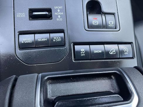 Used 2021 Toyota Highlander XLE image 42