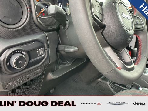 Used 2024 Jeep Wrangler Unlimited Rubicon image 17
