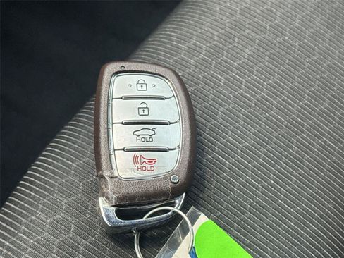 Used 2017 Hyundai Elantra Value Edition w/ Cargo Package FWD image 31