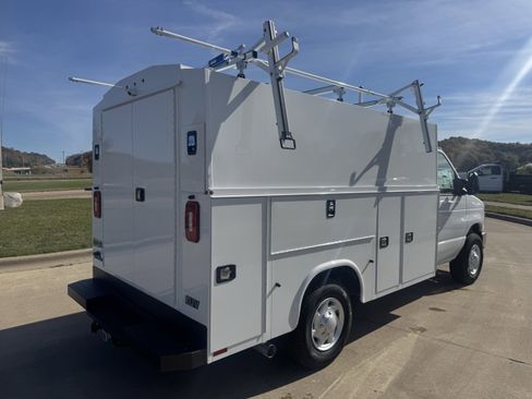 New 2026 Ford E-350 and Econoline 350 Super Duty w/ Power Equipment Group image 12
