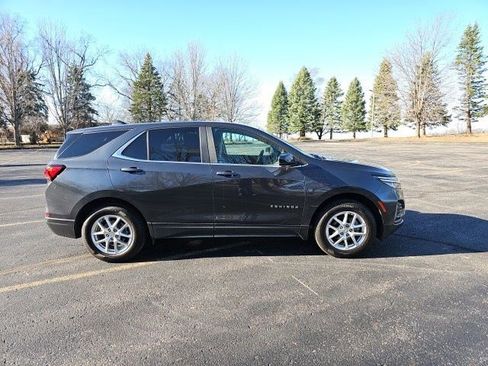Used 2023 Chevrolet Equinox LT w/ Driver Convenience Package image 7