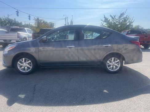 Used 2018 Nissan Versa SV w/ SV Special Edition Package image 3