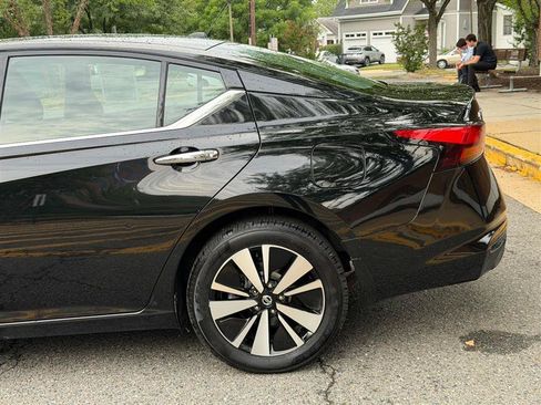 Used 2019 Nissan Altima 2.5 SV AWD/4WD image 12
