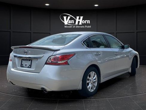 Used 2015 Nissan Altima 2.5 S w/ Sport Value Package FWD image 7